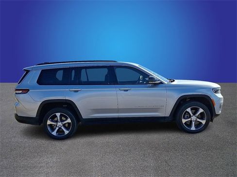 Used 2024 Jeep Grand Cherokee L Limited image 4