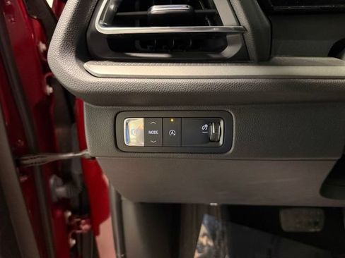 Used 2026 Chevrolet Traverse LT FWD image 18