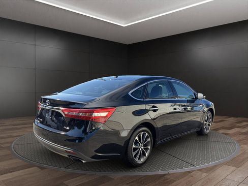Used 2017 Toyota Avalon XLE Premium w/ All Weather Liner Package FWD image 8