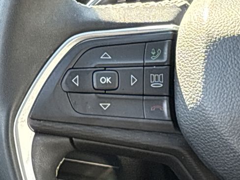 Used 2023 Jeep Grand Cherokee Altitude AWD/4WD image 22