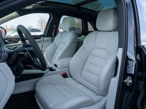 Certified 2026 Porsche Macan S image 5