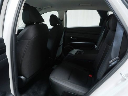 Certified 2025 Hyundai Tucson SE image 13