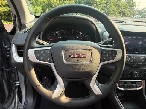 Used 2024 GMC Terrain SLT AWD/4WD image 31