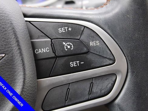 Used 2017 Chrysler Pacifica Touring-L image 34