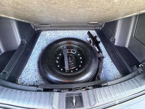 Used 2017 Honda CR-V Touring image 9