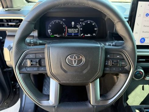 Used 2026 Toyota Tacoma TRD Off-Road AWD/4WD image 17
