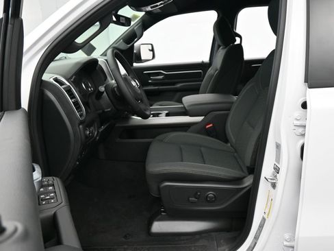 New 2026 RAM 1500 4x4 Crew Cab image 11