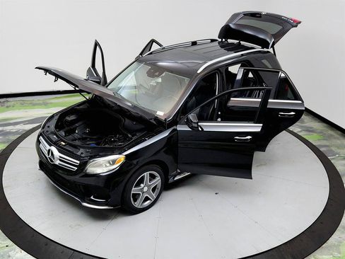Used 2016 Mercedes-Benz GLE 400 4MATIC w/ Parking Assist Package image 38