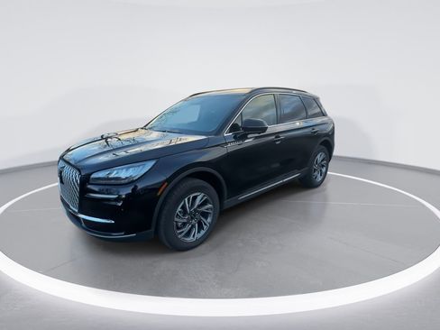 Used 2025 Lincoln Corsair FWD w/ Equipment Group 101A image 4