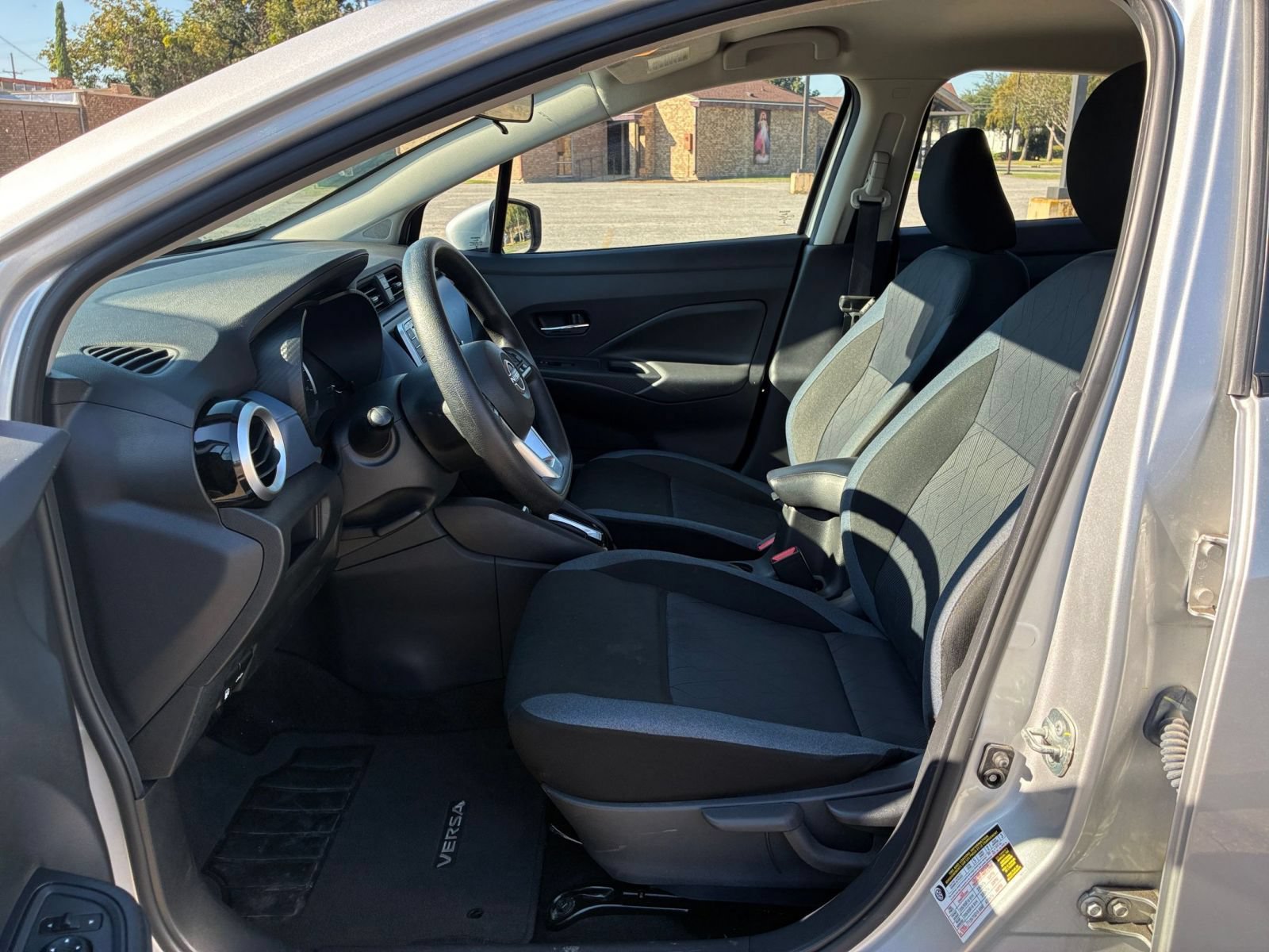 Used 2025 Nissan Versa SV FWD image 24