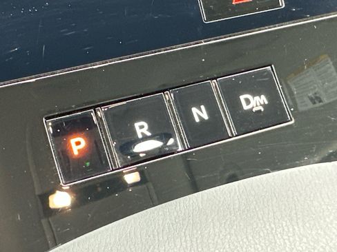 Used 2025 INFINITI QX80 Sensory image 35