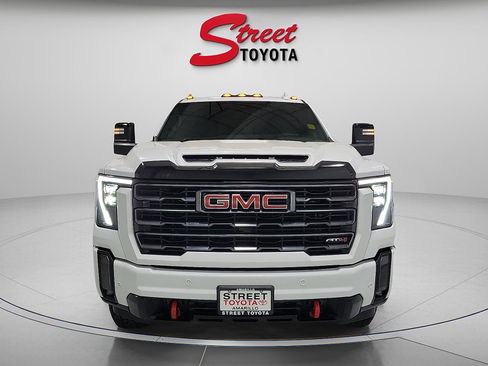 Used 2024 GMC Sierra 2500 AT4 w/ AT4 Premium Plus Package AWD/4WD image 6