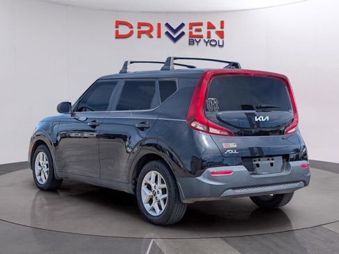 Used 2022 Kia Soul LX w/ Technology Package image 3