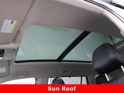 Used 2024 Volkswagen Atlas SE image 27