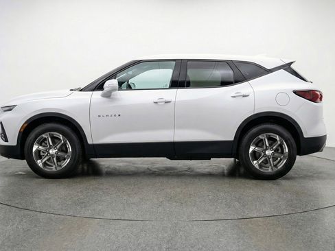 Used 2025 Chevrolet Blazer LT image 5