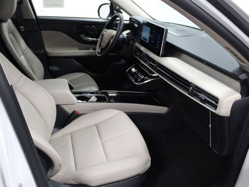 New 2026 Lincoln Corsair Premiere image 28