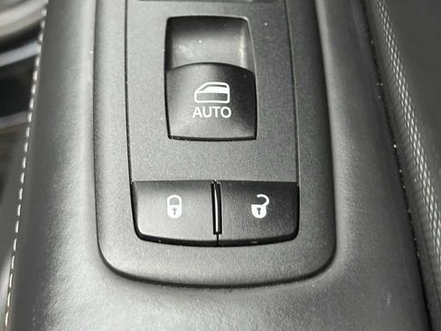 Used 2020 Dodge Durango R/T w/ Blacktop Package AWD/4WD image 32