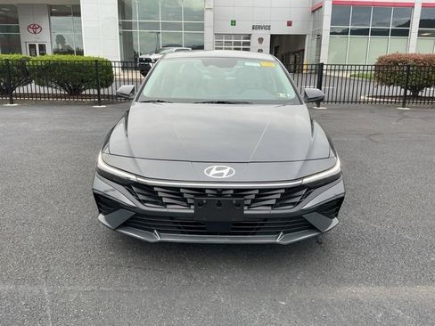 Certified 2024 Hyundai Elantra Limited image 2