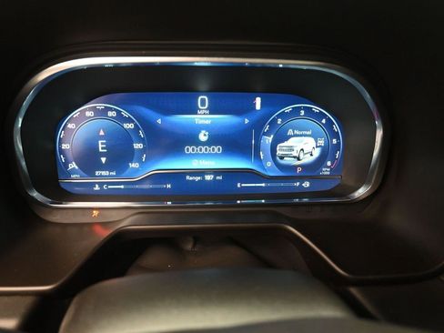 Used 2024 Chevrolet Suburban Z71 w/ Luxury Package image 9