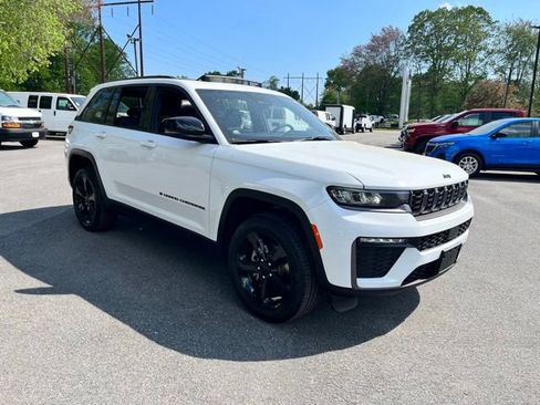 Used 2026 Jeep Grand Cherokee Limited w/ Limited Altitude Package AWD/4WD image 4