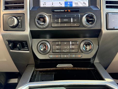 Used 2019 Ford F450 Limited image 27