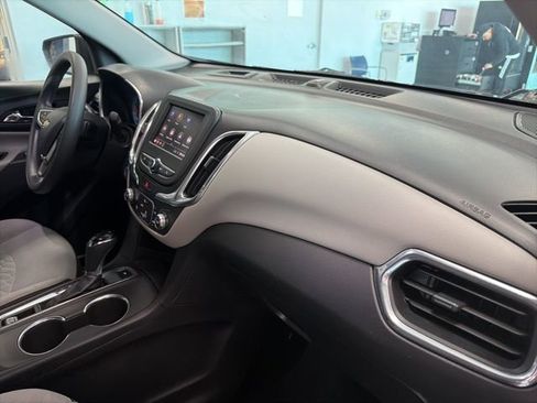 Used 2020 Chevrolet Equinox LS image 28