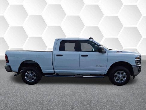 Used 2026 RAM 2500 Big Horn AWD/4WD image 2