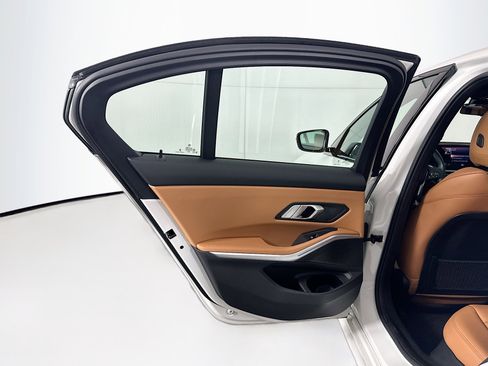 Used 2023 BMW 330e xDrive image 27