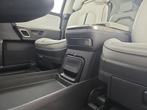 Used 2024 Rivian R1S Adventure AWD/4WD image 33