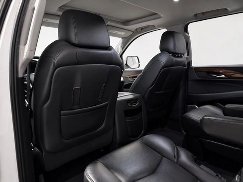 Used 2020 Cadillac Escalade ESV Luxury RWD image 10