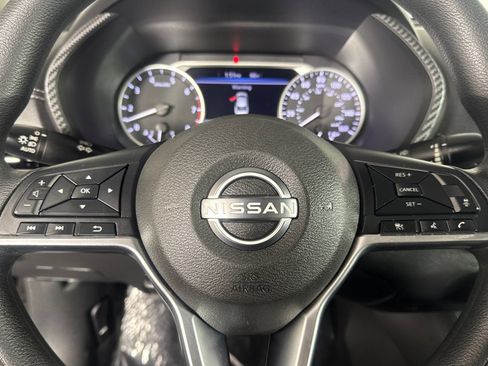 Used 2025 Nissan Sentra SV FWD image 19
