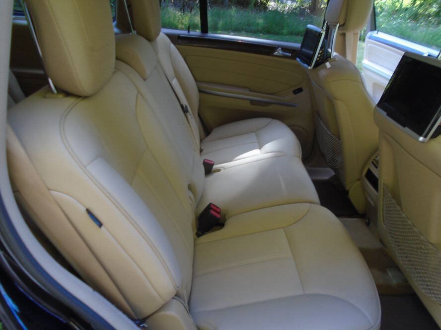 Used 2012 Mercedes-Benz GL 450 4MATIC image 23