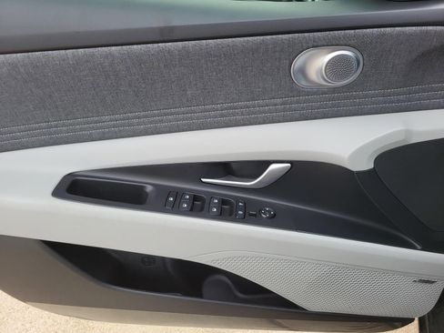 New 2026 Hyundai Elantra Limited FWD image 13