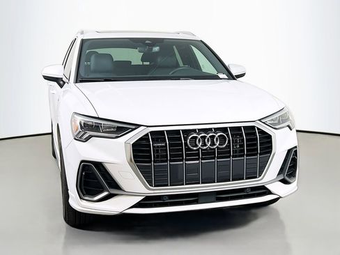 Used 2023 Audi Q3 2.0T Premium Plus w/ Premium Plus Package image 2