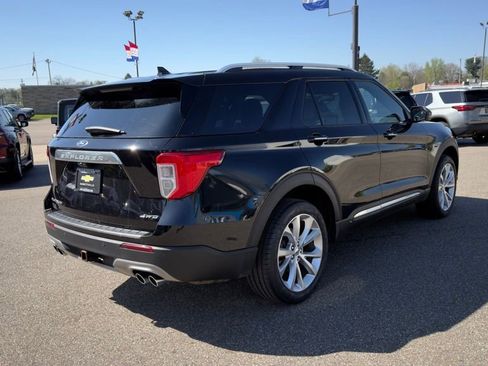 Used 2022 Ford Explorer Platinum w/ Equipment Group 601A image 6