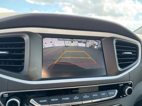 Used 2018 Hyundai Ioniq SEL FWD image 21