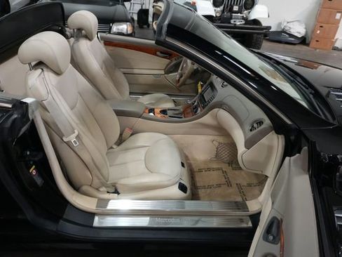Used 2008 Mercedes-Benz SL 550 image 24