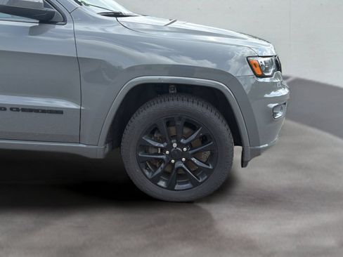Used 2022 Jeep Grand Cherokee Laredo X AWD/4WD image 29