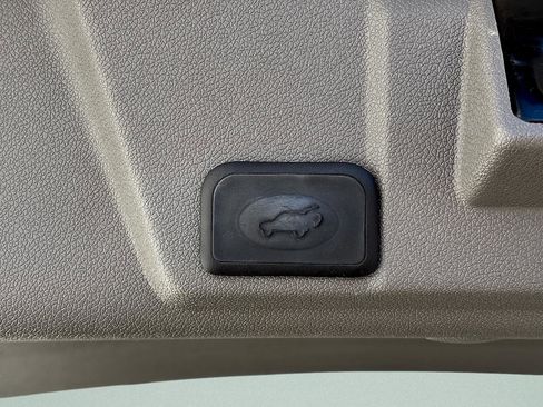 Used 2017 Chevrolet Traverse LT FWD image 8
