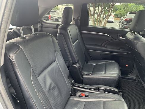 Used 2015 Toyota Highlander Limited FWD image 22