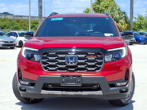 Used 2025 Honda Passport TrailSport image 2