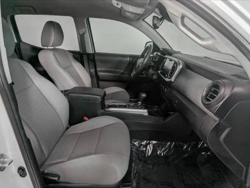 Used 2022 Toyota Tacoma SR5 RWD image 22