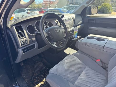 Used 2012 Toyota Tundra 4x4 Double Cab w/ Tow Pkg image 9