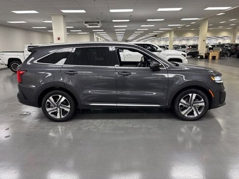 Used 2023 Kia Sorento SX Prestige image 8