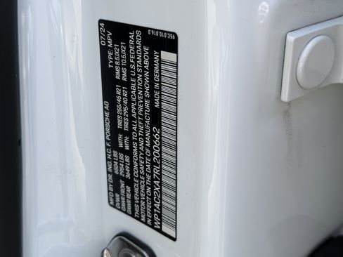 Certified 2024 Porsche Macan Turbo Electric AWD/4WD image 29