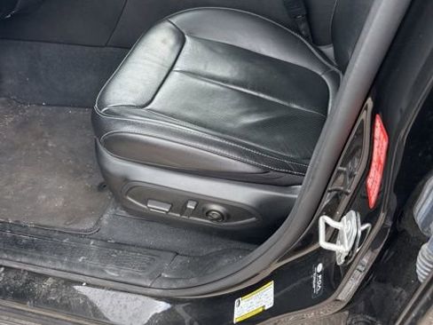 Used 2023 Jeep Grand Cherokee Limited w/ Luxury Tech Group II image 6