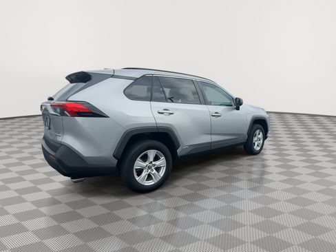 Used 2021 Toyota RAV4 LE AWD/4WD image 8