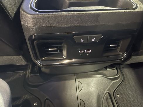 Used 2023 GMC Sierra 1500 AT4 image 24