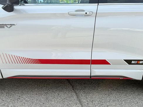 Used 2024 Mitsubishi Outlander Ralliart image 12