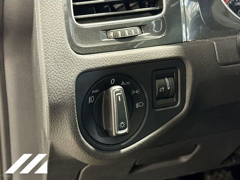 Used 2018 Volkswagen Golf SE FWD image 10